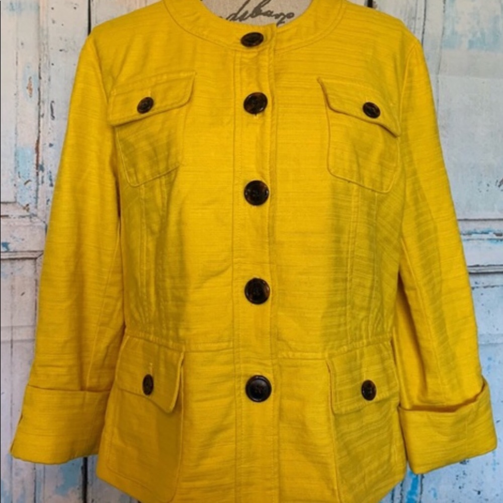 Short 3/4 long sleeves jacket